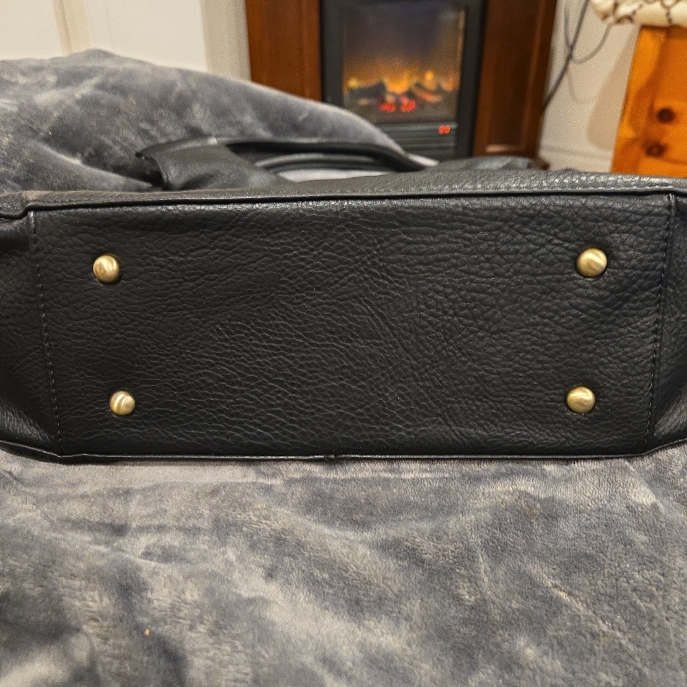 Black Leather Shoulder Bag with Gold Zippers - Picture 2 of 4